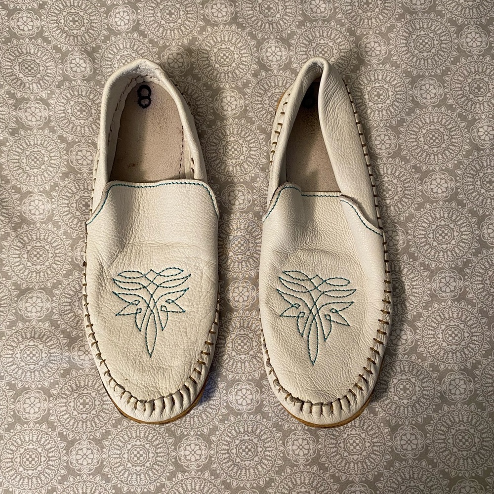Neutral Cream Leather Moccasins with Subtle Green Stitch Detail